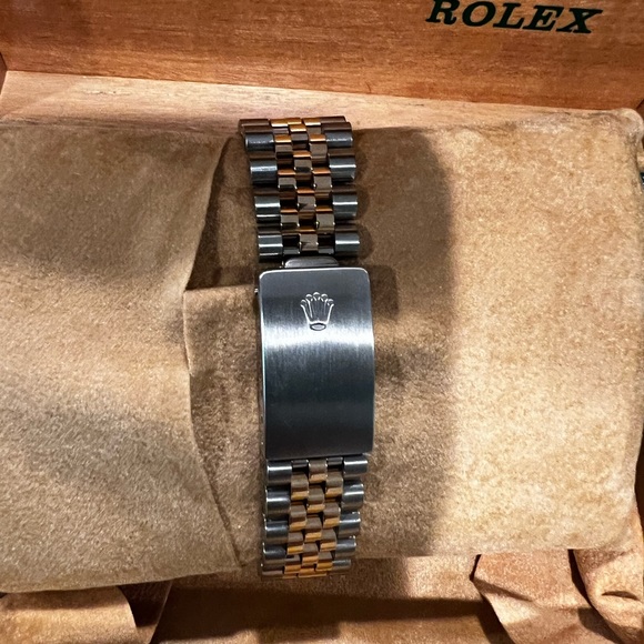 Rolex great condition box and papers included. Obo - Picture 3 of 3